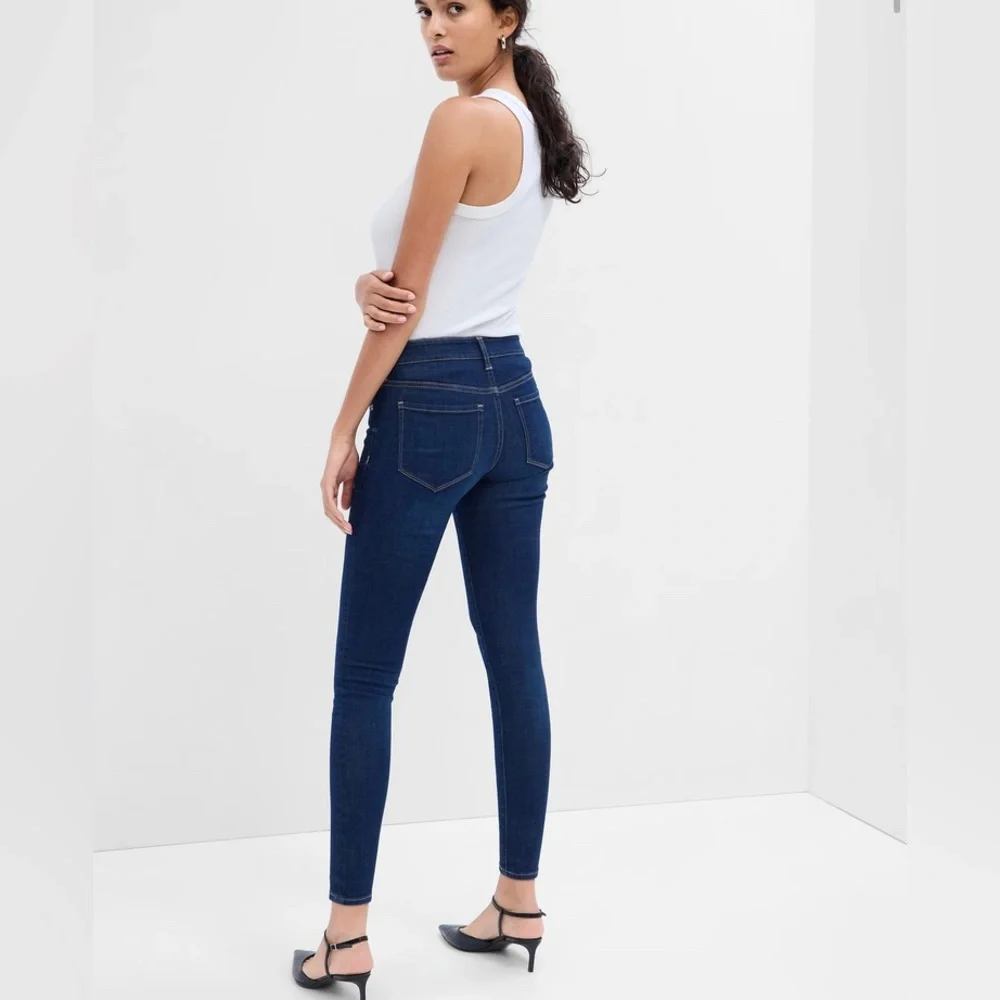 GAP women’s Mid Rise Universal Legging Jeans 25 comfortable stretch dark blue - Picture 3 of 9